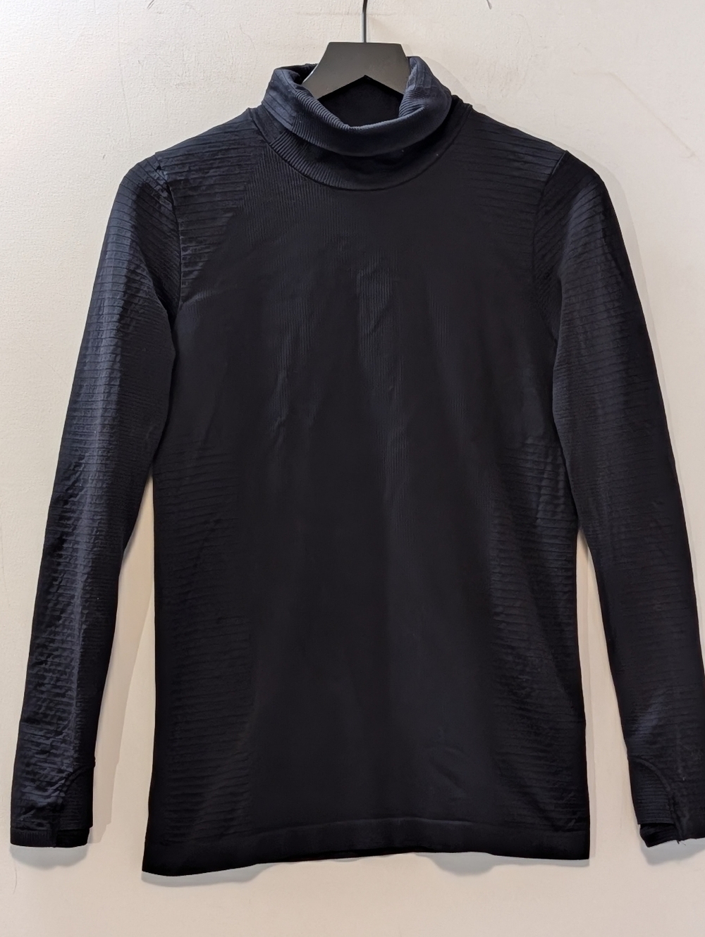 Athleta Flurry Blizzard Rib Turtleneck Medium Black Thumbhole Base Layer Top Gym